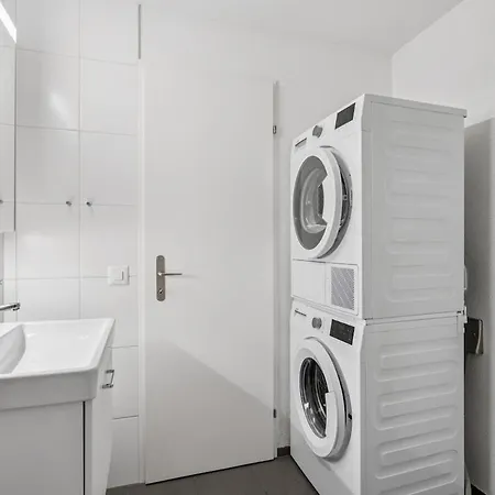 Cozy 1br In Center - Color 31