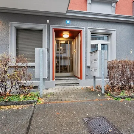 Cozy 1br In Center - Color 31