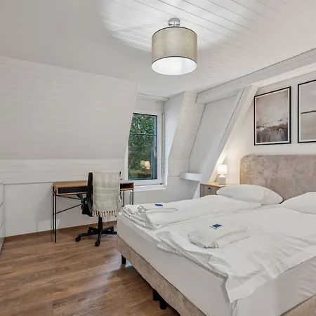 Cozy 1br In Center - Color 31